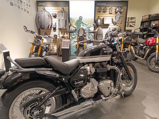 Triumph Speed Master 2026 Bonneville-thumb-5