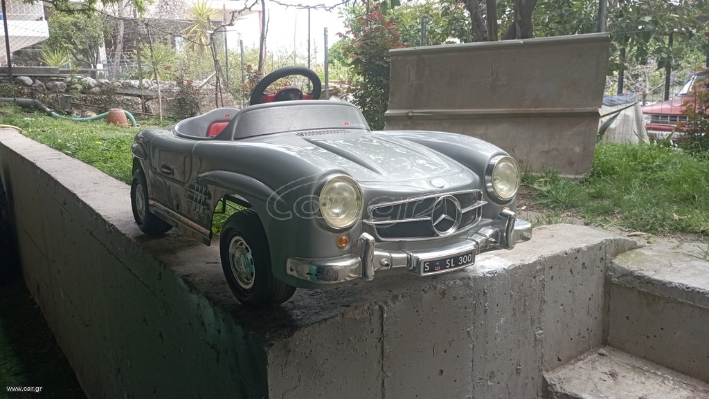 Mercedes pedal car
