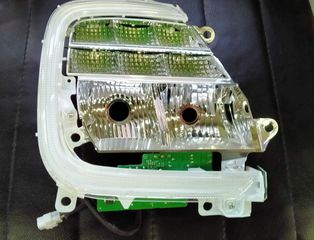 ΠΛΑΚΕΤΑ--LED--SUZUKI  SWIFT --(ΜΟΝΤ-2020-2024)-- Για πισω αριστερο φανάρι LED κομπλέ γνησιά -- ΚΟΙΤΟ --(Για επισκευή του φαναριού)