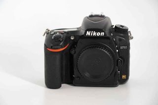 NIKON D750 FULL FRAME DSLR