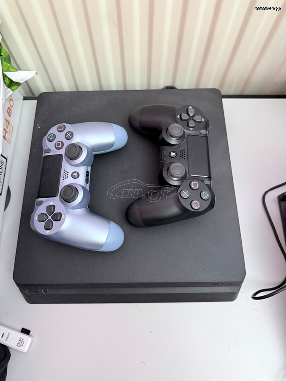 Ps4 slim + 2 controllers χειριστήρια