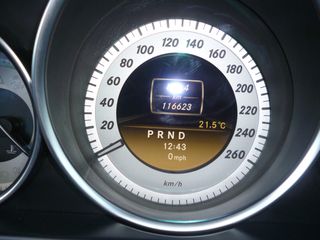 Mercedes-Benz C 200 2012-thumb-10