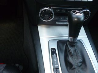 Mercedes-Benz C 200 2012-thumb-11