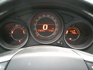 Citroen C4 2011-thumb-9