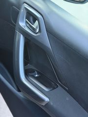 Peugeot 2008 2018 1.2 e-VTI STYLE-thumb-25