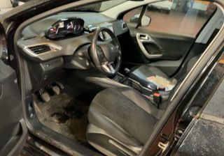 Peugeot 2008 2018 1.2 e-VTI STYLE-thumb-20