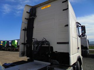 Volvo 2011 FH13 460 EEV-thumb-10