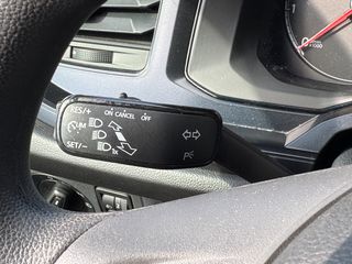 Volkswagen Polo 2021-thumb-12