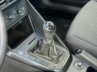 Volkswagen Polo 2021-thumb-14