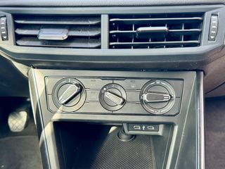 Volkswagen Polo 2021-thumb-18