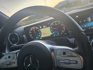 Mercedes-Benz A 200 2018 AMG LINE-thumb-24