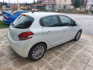 Peugeot 208 2018-thumb-6