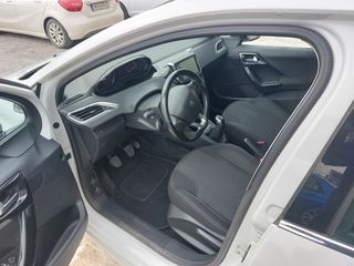 Peugeot 208 2018-thumb-10
