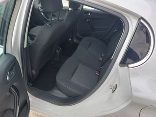 Peugeot 208 2018-thumb-11