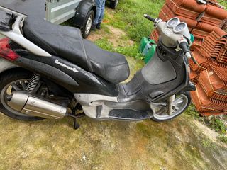 Piaggio Beverly 200-250 ΓΙΑ ΑΝΤΑΛΛΑΚΤΙΚΑ ΚΟΜΜΑΤΙ-ΚΟΜΜΑΤΙ