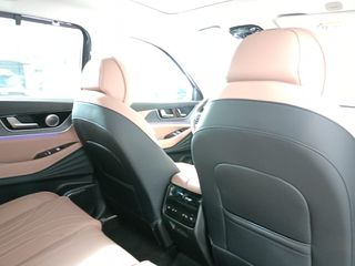 Chery Τiggo 9 2026 Plug-in Hybrid - 4x4 - 7Θέσιο-thumb-35