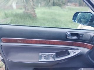 Audi A4 1998-thumb-9