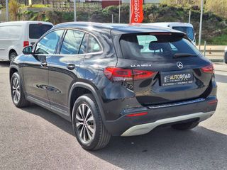 Mercedes-Benz GLA 180 2022-thumb-4