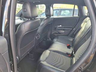 Mercedes-Benz GLA 180 2022-thumb-12