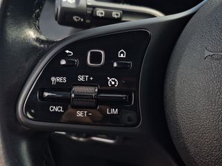 Mercedes-Benz GLA 180 2022-thumb-14