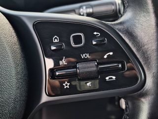 Mercedes-Benz GLA 180 2022-thumb-15