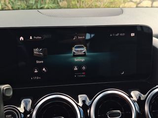 Mercedes-Benz GLA 180 2022-thumb-25