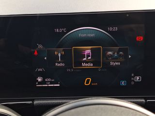 Mercedes-Benz GLA 180 2022-thumb-31