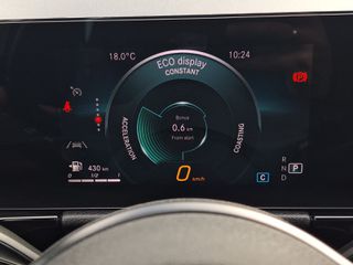 Mercedes-Benz GLA 180 2022-thumb-36