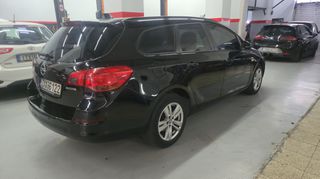 Opel Astra 2011 CDTI SPORTS TOURER-thumb-2