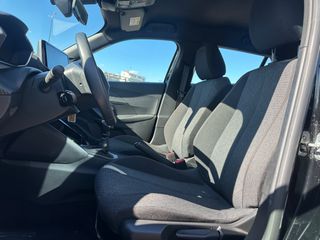 Peugeot 2008 2025 1.2 100HP STYLE-thumb-7