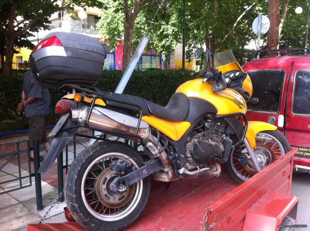 Triumph Tiger 900 (885) 