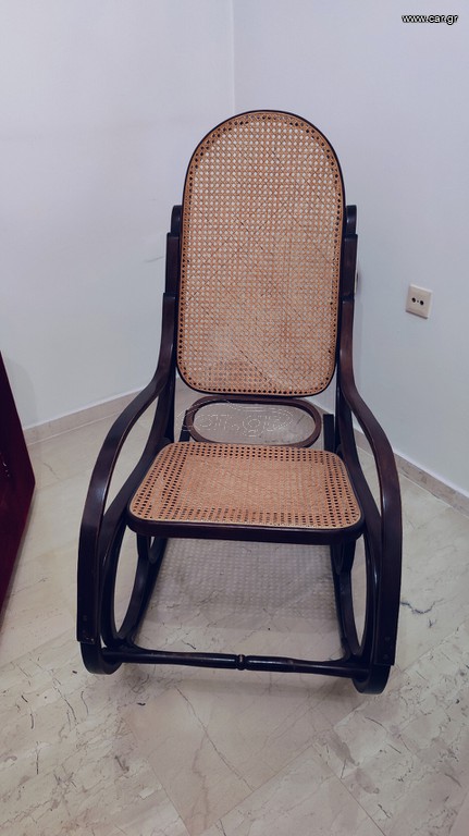 Κουνιστή πολυθρόνα vintage απο μασιφ ξυλο
