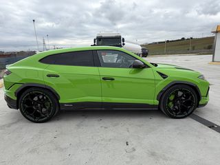 Lamborghini Urus 2023 performante-thumb-6