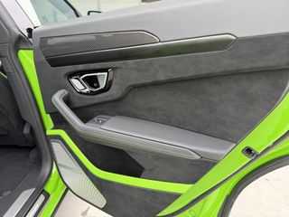 Lamborghini Urus 2023 performante-thumb-19
