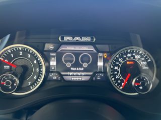 Dodge RAM 2021 1500 HEMI V8-thumb-44
