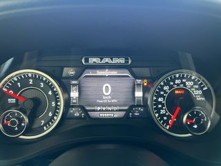Dodge RAM 2021 1500 HEMI V8-thumb-46