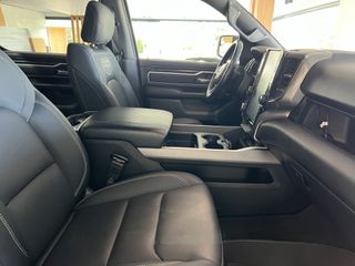 Dodge RAM 2021 1500 HEMI V8-thumb-16
