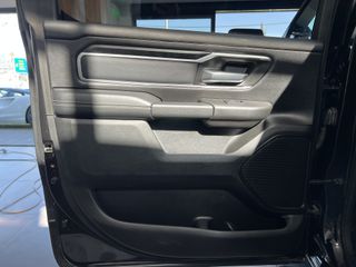 Dodge RAM 2021 1500 HEMI V8-thumb-18