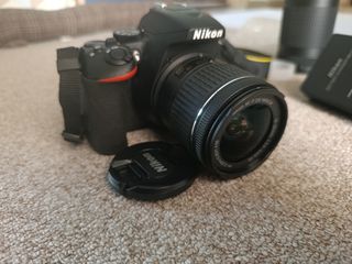 Πωλείται σετ φωτογραφικού εξοπλισμού Nikon