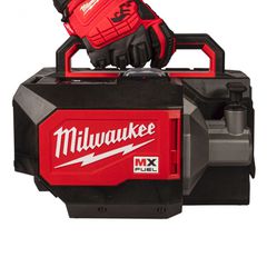 MILWAUKEE - MX FUEL CVBCKIT-602 Δονητής Σκυροδέματος (2x6.0Ah) (4933479610)