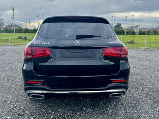 Mercedes-Benz GLC 200 2021 AMG LINE 4MATIC-thumb-6