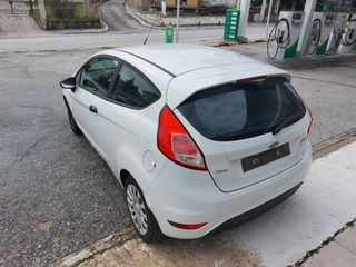 Ford Fiesta 2014-thumb-1