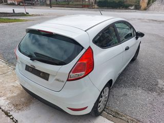 Ford Fiesta 2014-thumb-2
