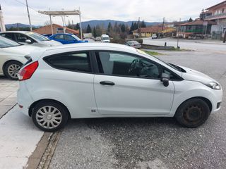 Ford Fiesta 2014-thumb-3