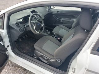 Ford Fiesta 2014-thumb-7