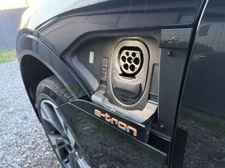 Audi e-tron 2020 50 quattro S-line Panorama/Full Extra-thumb-37