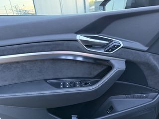 Audi e-tron 2020 50 quattro S-line Panorama/Full Extra-thumb-24