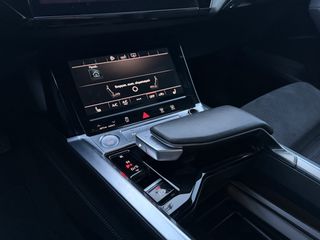 Audi e-tron 2020 50 quattro S-line Panorama/Full Extra-thumb-29