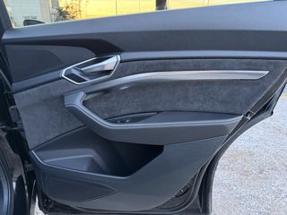 Audi e-tron 2020 50 quattro S-line Panorama/Full Extra-thumb-27