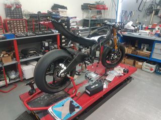 Yamaha YZF-R6 Race 2025-thumb-4
